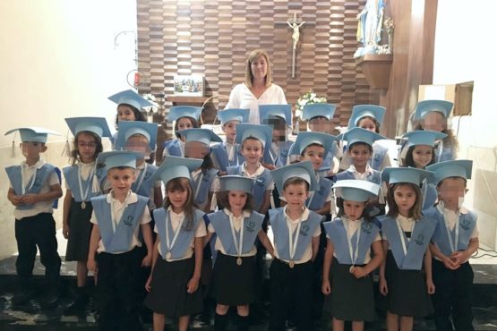 Emotividad y agradecimiento en las graduaciones de la Milagrosa
