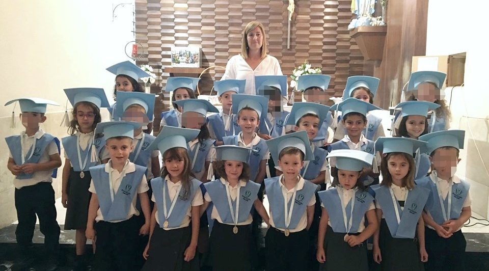 Emotividad y agradecimiento en las graduaciones de la Milagrosa